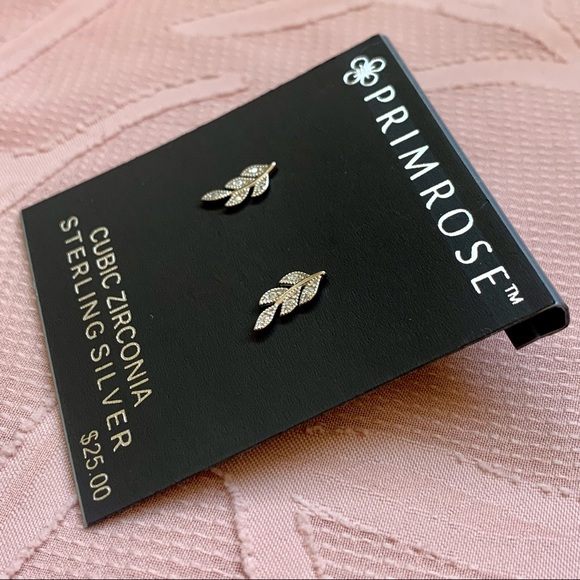 • FINAL PRICE // Sterling Silver Leaf Earrings • - Picture 6 of 13